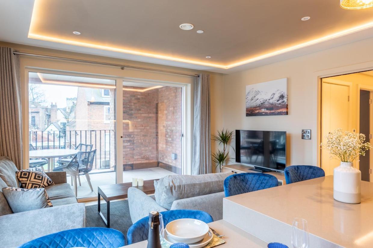Luxury 2 Bedroom Apartment With Free Parking In The Heart Of York Exterior photo